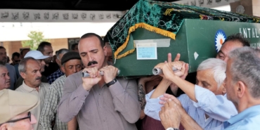 Başkan Kotan, Mustafa Sürmeli’nin Cenazesinde