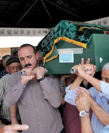 Başkan Kotan, Mustafa Sürmeli’nin Cenazesinde