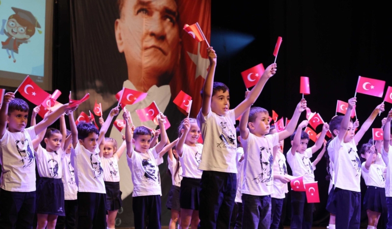 Miniklerden Mezuniyet Coşkusu Antalya’da!