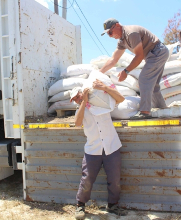 Manavgat’ta Çiftçilere Gübre Desteği!