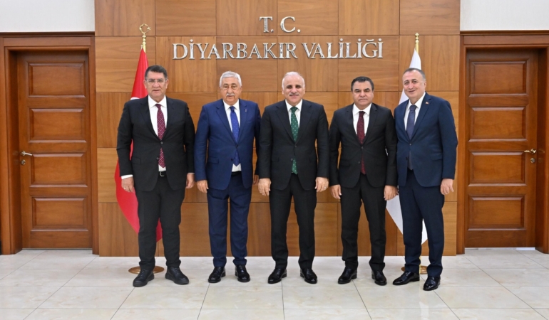 Antalya Esnafı, Diyarbakır’da Valiyi Ziyaret Etti