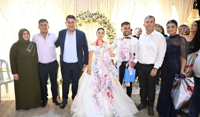 Kaş’ta Düğün Coşkusu: Gökçe ve Demirhan Aileleri!