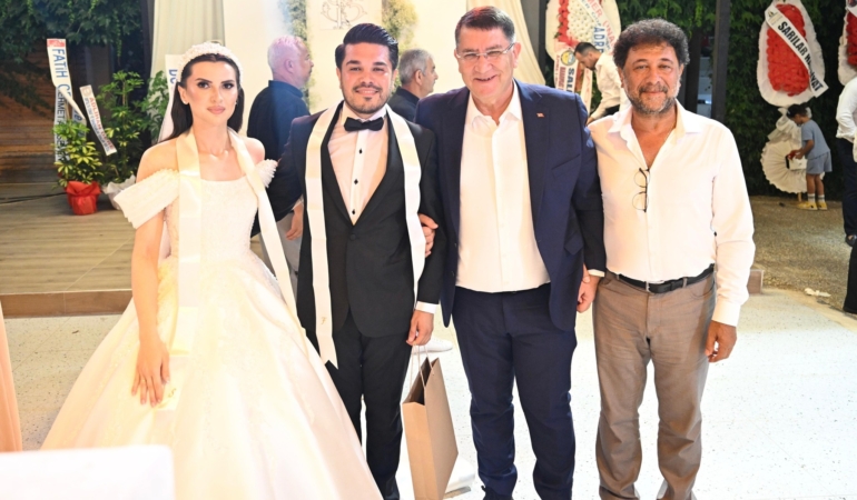 Manavgat’ta Düğün Coşkusu: Genç Çifte Tebrikler!