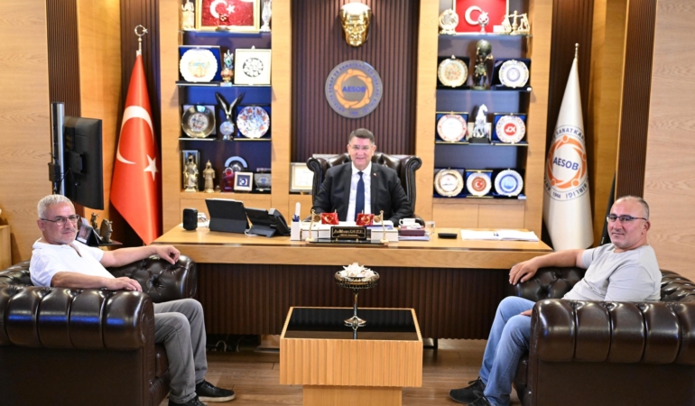 Esnaf Birliği Toplantısında Dayanışma ve Kutlama