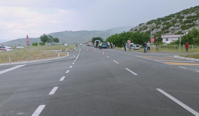 Korkuteli’nde feci kaza: 1 ölü, 3 yaralı!