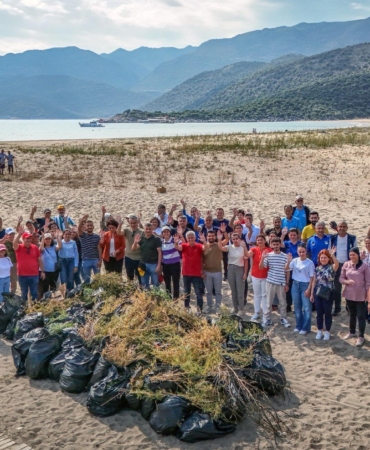 Çayağzı Sahili’nde 45 Ton Atık Temizlendi!