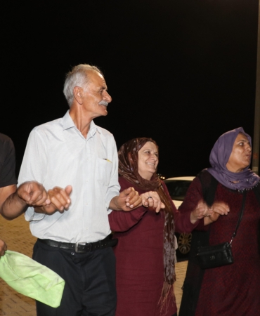 Cezaevi Önünde Duygusal Halay ve Tahliye Sevinci!