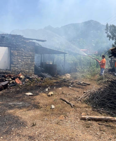 Tüp Kaçağını Kontrol Ederken Evi Yandı!