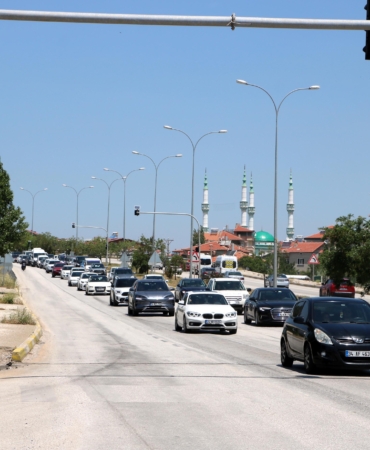 Bayramda Afyon-Antalya Yolunda Araç Yoğunluğu!