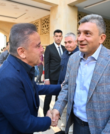 Başkan Böcek, Bayramda Protokol ve Vatandaşla Bir Arada