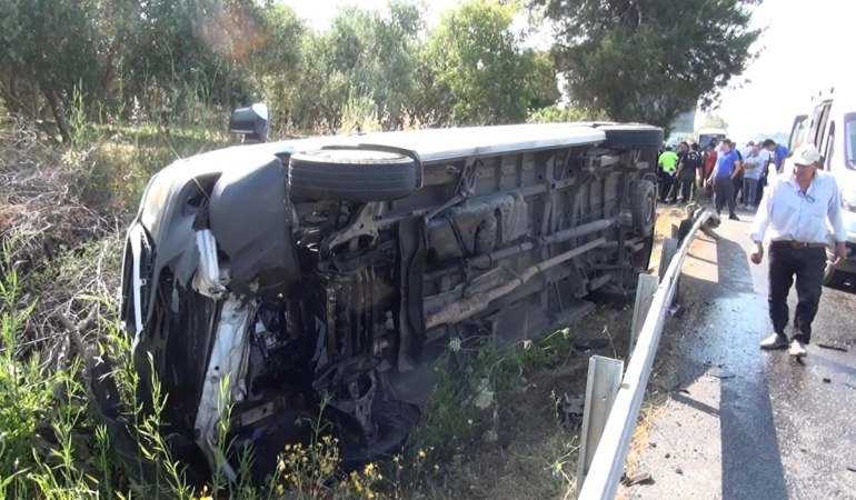 Manavgat’ta Tur Minibüsü Devrildi: 5 Yaralı