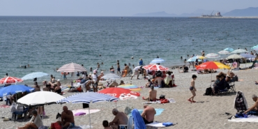 Antalya’da Bayram Coşkusu: Sahiller Dolu!