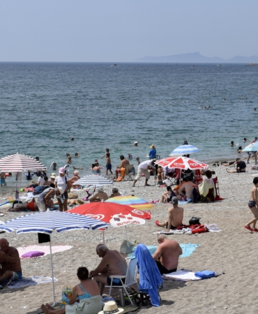 Antalya’da Bayram Coşkusu: Sahiller Dolu!