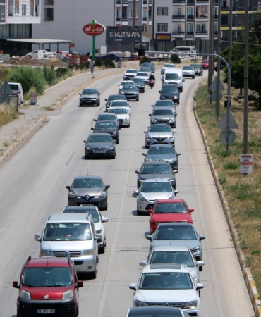 Bayram Dönüşü Afyon-Antalya Yolunda Trafik Çilesi