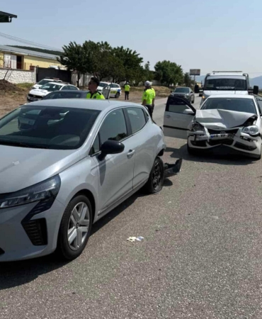 Afyonkarahisar’da Zincirleme Kaza: 4 Yaralı