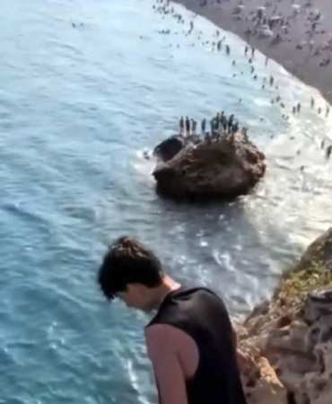 Falezlerden atlayan genç ağır yaralandı!