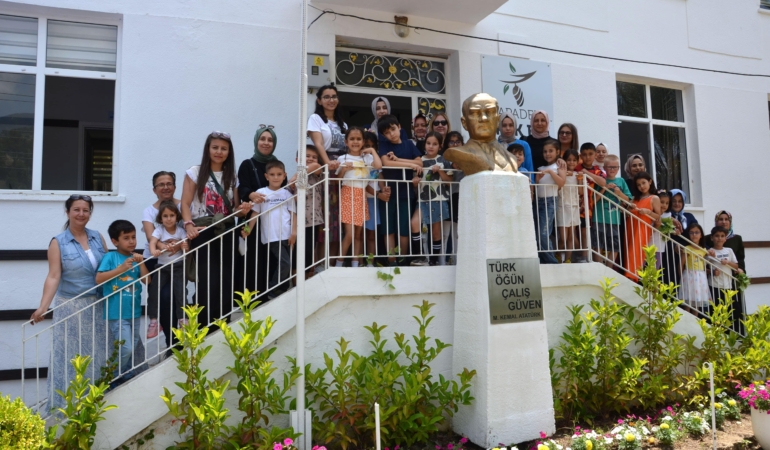 Çocuklar İpek Evi’nde İpek Böceğiyle Tanıştı!