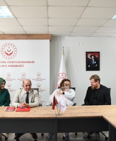 Klozette Bulunan Bebek, Rus Yetkililere Teslim