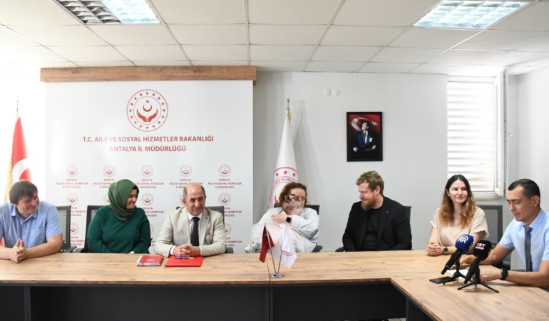 Klozette Bulunan Bebek, Rus Yetkililere Teslim