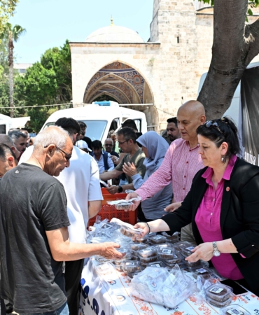Ferdi Zeyrek Anısına Muratpaşa’da Helva İkramı