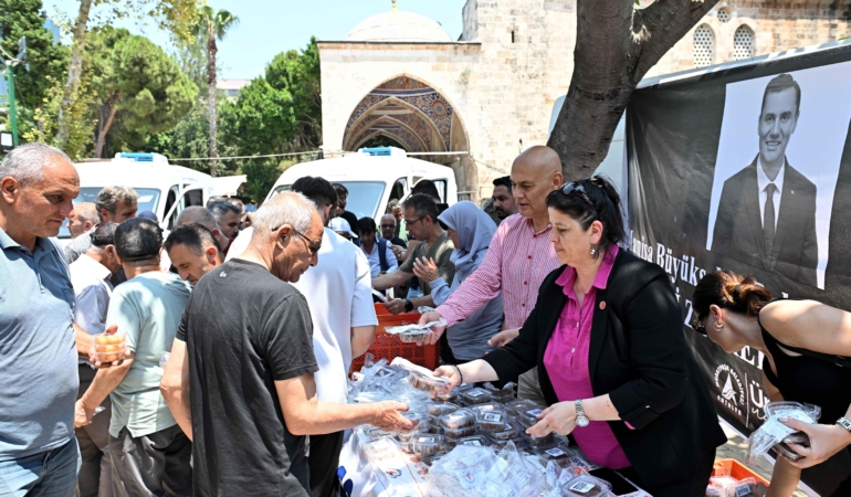 Ferdi Zeyrek Anısına Muratpaşa’da Helva İkramı