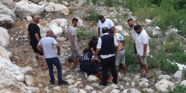 Eğirdir’de Kayalıklardan Düşen Adam Yaralandı