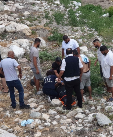 Eğirdir’de Kayalıklardan Düşen Adam Yaralandı