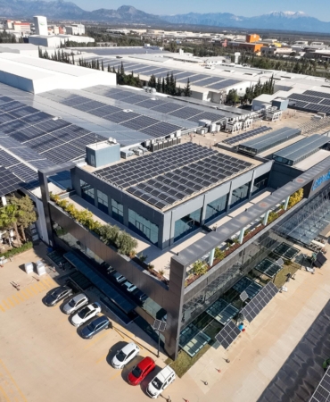 Antalya’da Fabrika Çatılarında Güneş Enerjisi Dönemi