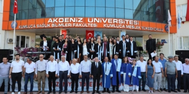 Kumluca MYO’da Coşkulu Mezuniyet Töreni!