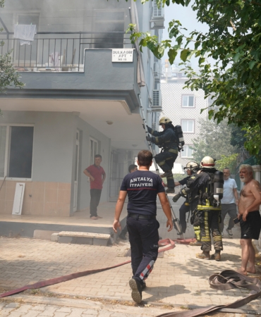 Ateşe Veren Şüpheli Kaçtı, Polis Peşinde!