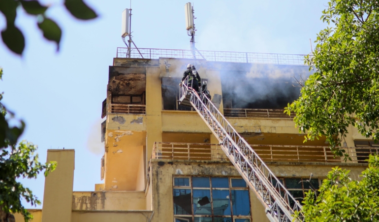 Antalya’da Atıl Televizyon Binasında Yangın!