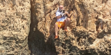 Falezlerden Kurtarılan Anne Kedi Yavrularına Kavuştu