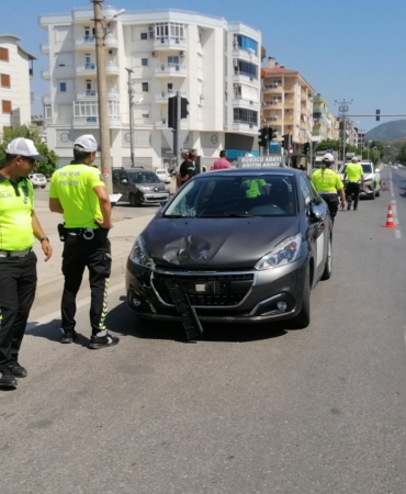 Eğitim Sürüşünde Bisikletli Çocuğa Çarpma Şoku!