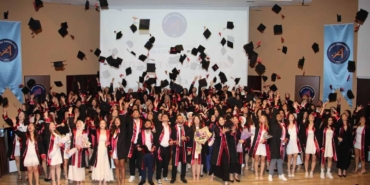 Lösemiyi Yenen Öğrenci, Fakülte Birincisi Oldu!