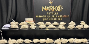 Antalya’da 15 Kilogram Eroinle Uyuşturucu Operasyonu