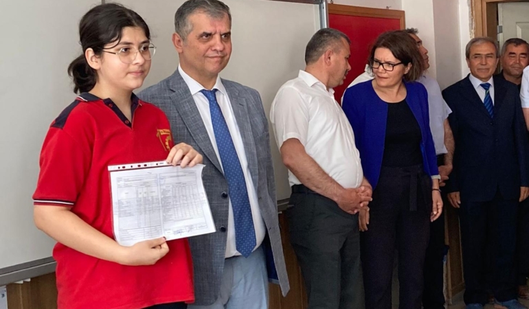 Bucak’ta 12 Bin Öğrenci Karnelerini Aldı!