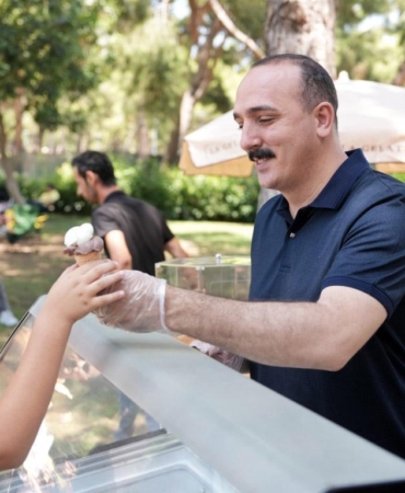 Başkan Kotan’dan Karne Hediyesi: Dondurma Keyfi!