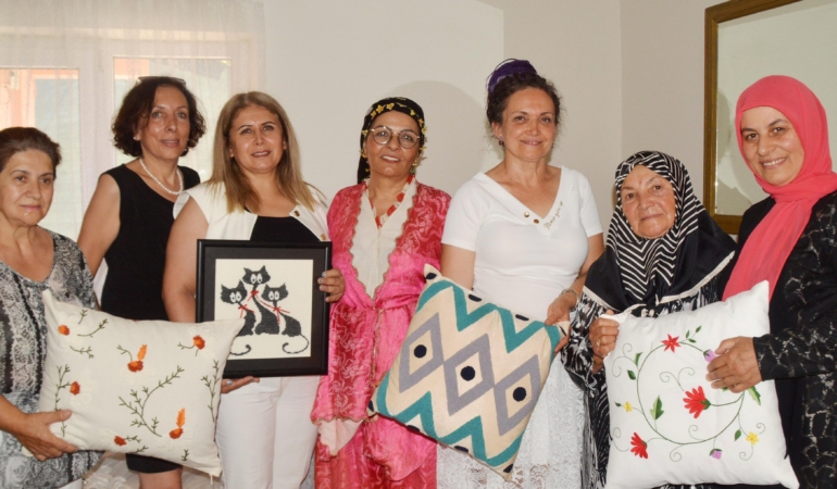 Akdamlar Kadınları El Sanatları Sergisiyle Büyüledi