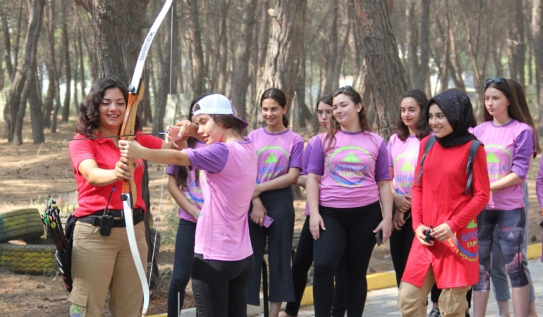 300 Bin Genç, Yaz Tatilinde Kamplarda Buluşacak!