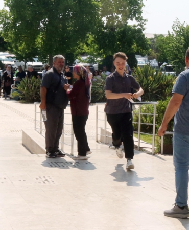 Son Saniyede Salona Giren Adaya Velilerden Destek