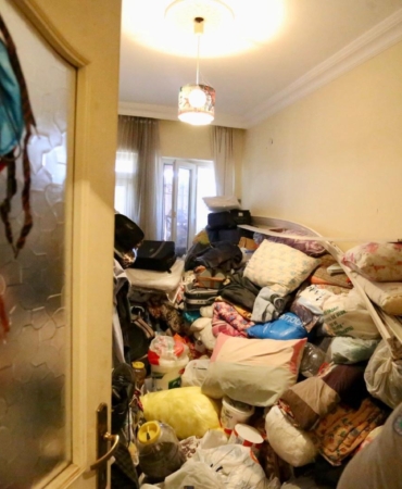 Kepez’de Çöp Ev Operasyonu: 8 Kamyon Temizlik