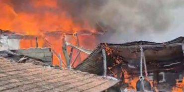 Burdur’da Korkunç Yangın: İki Ev Küle Döndü!