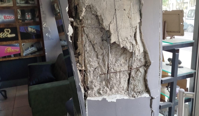 Antalya’da Apartman Kolonu Patladı, Tahliye Edildi!