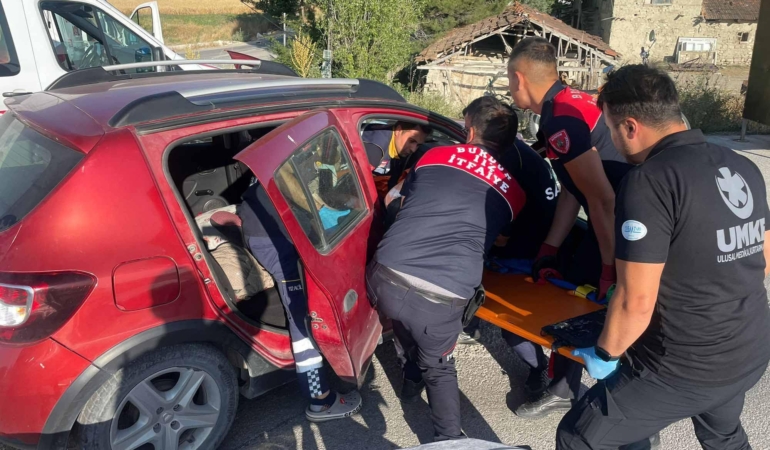 Burdur’da Kaza: 4 Yaralı, Olay Anı Kayıtlara Geçti!