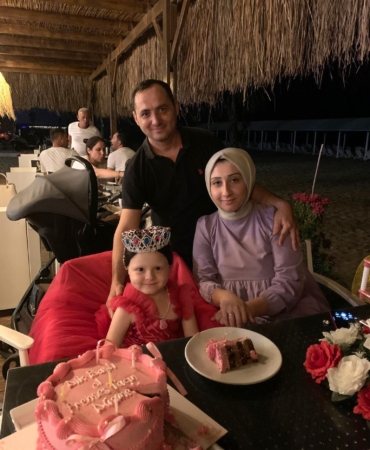 Defne’nin Doğum Gününde Sürpriz Kutlama!