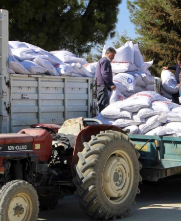 Antalya’dan Çiftçilere 2.851 Çuval Yem Desteği!