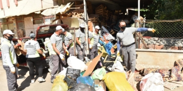 6 Katlı Binadan 20 Kamyon Çöp Çıktı!