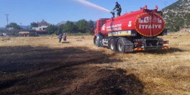 Bucak’ta Ekin Tarlasında Yangın Paniği!