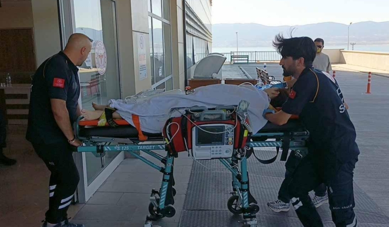 Salda Gölü’nde Boğulma Tehlikesi: Genç Kız Yoğun Bakımda