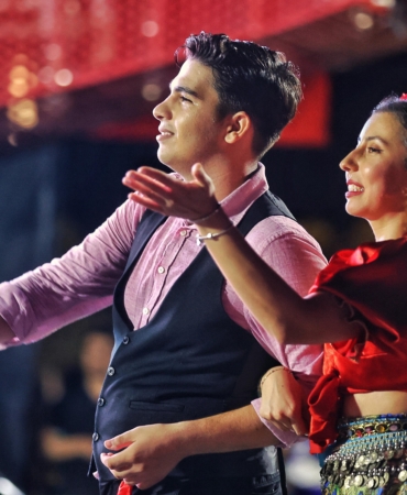 Antalya’da Renkli Müzik ve Dans Festivali Coşkusu